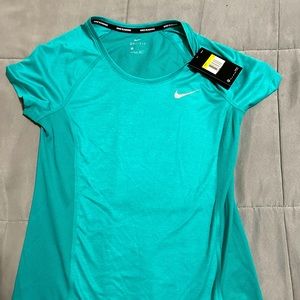 Women’s Nike running short sleeve shirt